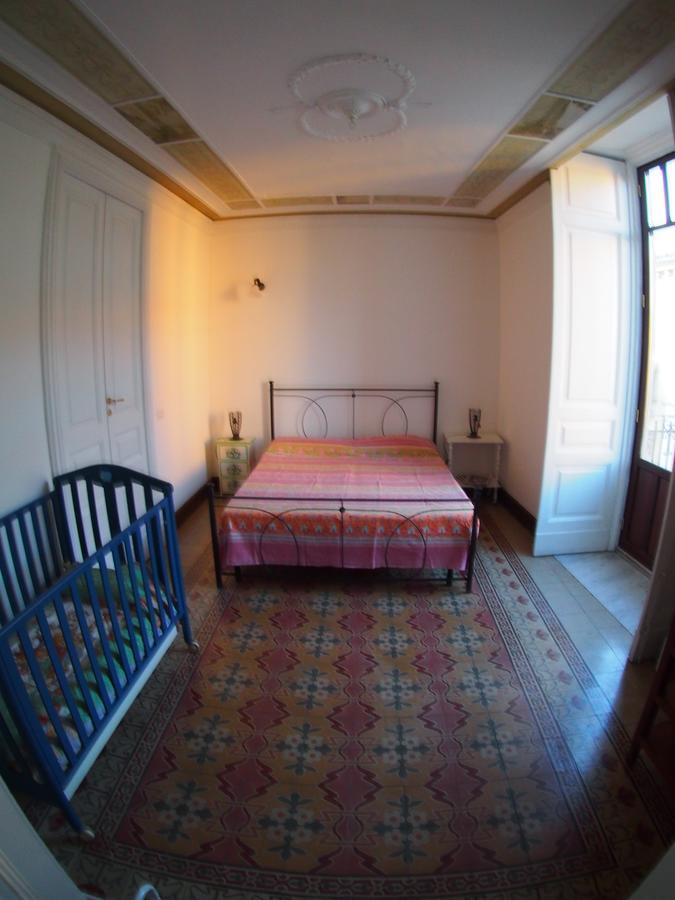 Casa Felice Nel Centro Storico, Tra Etna E Mare Leilighet Catania Eksteriør bilde